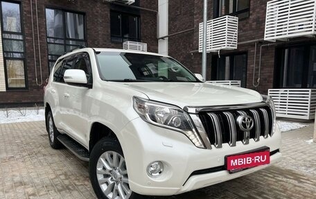 Toyota Land Cruiser Prado 150 рестайлинг 2, 2016 год, 4 990 000 рублей, 4 фотография