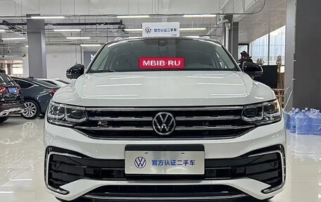 Volkswagen Tiguan II, 2021 год, 3 700 000 рублей, 8 фотография