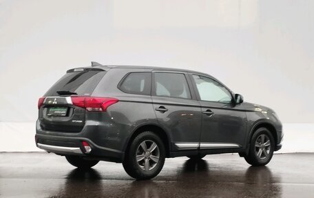 Mitsubishi Outlander III рестайлинг 3, 2017 год, 2 150 000 рублей, 5 фотография