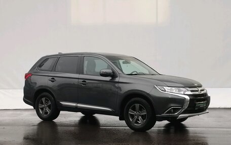 Mitsubishi Outlander III рестайлинг 3, 2017 год, 2 150 000 рублей, 3 фотография