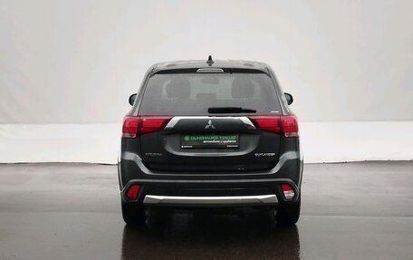 Mitsubishi Outlander III рестайлинг 3, 2017 год, 2 150 000 рублей, 6 фотография