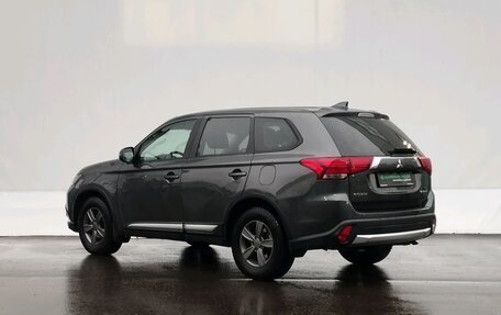 Mitsubishi Outlander III рестайлинг 3, 2017 год, 2 150 000 рублей, 7 фотография