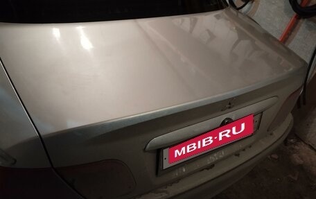 Mitsubishi Carisma I, 2001 год, 260 000 рублей, 3 фотография