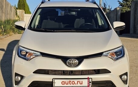 Toyota RAV4, 2018 год, 2 420 000 рублей, 2 фотография