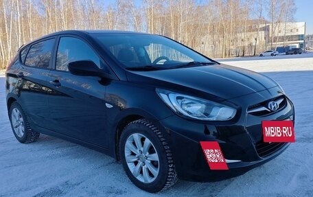 Hyundai Solaris II рестайлинг, 2011 год, 900 000 рублей, 3 фотография