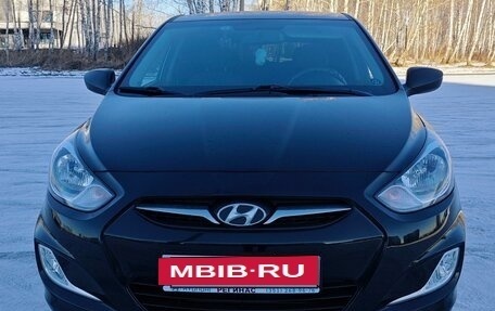 Hyundai Solaris II рестайлинг, 2011 год, 900 000 рублей, 2 фотография