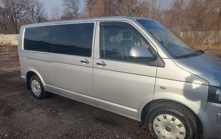 Volkswagen Caravelle T5, 2013 год, 1 950 000 рублей, 2 фотография