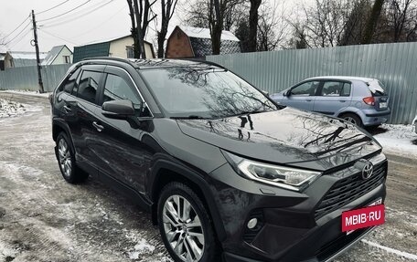 Toyota RAV4, 2020 год, 3 400 000 рублей, 2 фотография