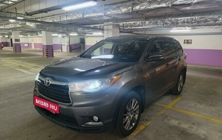 Toyota Highlander III, 2014 год, 2 670 000 рублей, 7 фотография