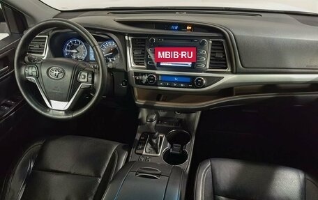 Toyota Highlander III, 2014 год, 2 275 000 рублей, 18 фотография