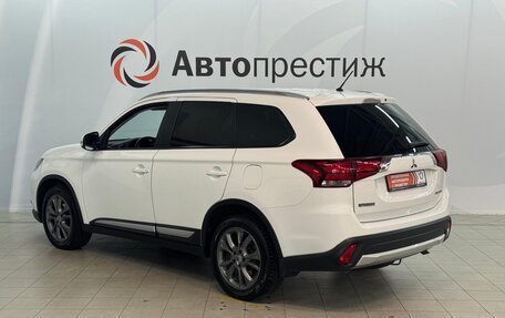 Mitsubishi Outlander III рестайлинг 3, 2015 год, 1 890 000 рублей, 3 фотография