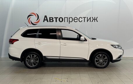 Mitsubishi Outlander III рестайлинг 3, 2015 год, 1 890 000 рублей, 6 фотография