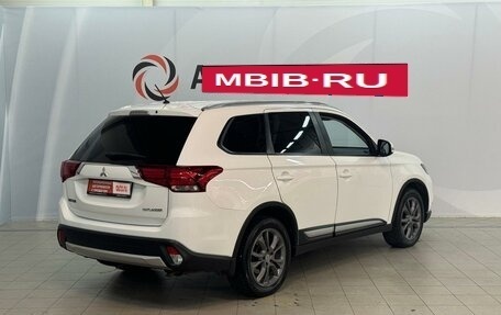 Mitsubishi Outlander III рестайлинг 3, 2015 год, 1 890 000 рублей, 5 фотография