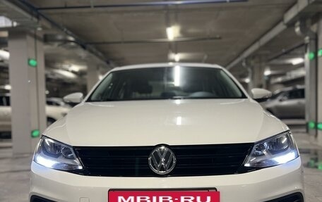 Volkswagen Jetta VI, 2018 год, 1 750 000 рублей, 2 фотография