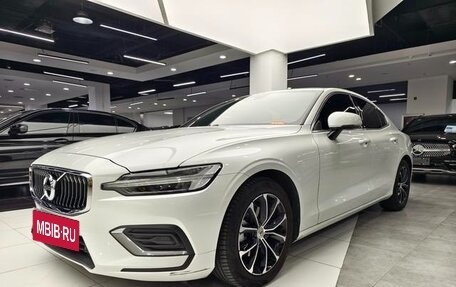 Volvo S90 II рестайлинг, 2021 год, 3 190 000 рублей, 1 фотография