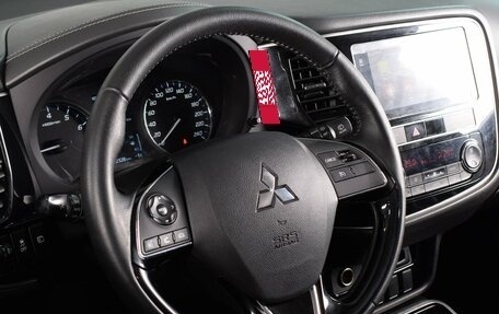 Mitsubishi Outlander III рестайлинг 3, 2020 год, 2 829 000 рублей, 12 фотография