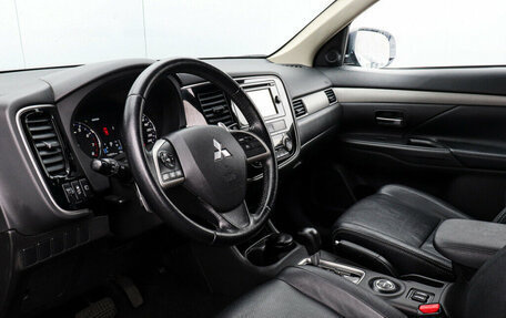 Mitsubishi Outlander III рестайлинг 3, 2012 год, 1 620 000 рублей, 10 фотография