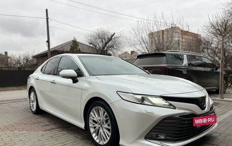 Toyota Camry, 2018 год, 3 350 000 рублей, 7 фотография