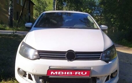 Volkswagen Polo VI (EU Market), 2012 год, 550 000 рублей, 1 фотография