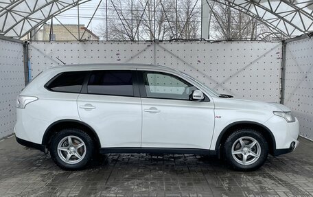 Mitsubishi Outlander III рестайлинг 3, 2014 год, 1 750 000 рублей, 8 фотография