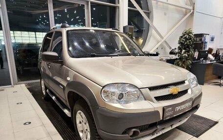 Chevrolet Niva I рестайлинг, 2015 год, 732 200 рублей, 3 фотография