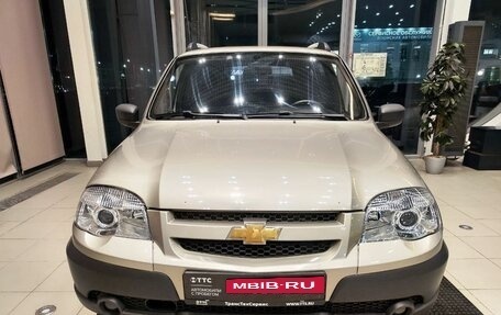 Chevrolet Niva I рестайлинг, 2015 год, 732 200 рублей, 2 фотография