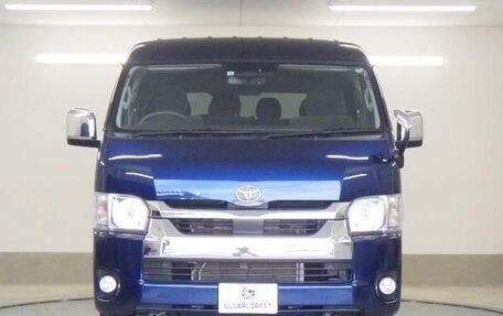 Toyota HiAce H200, 2022 год, 4 500 000 рублей, 22 фотография