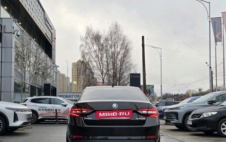 Skoda Superb III рестайлинг, 2018 год, 1 949 000 рублей, 5 фотография