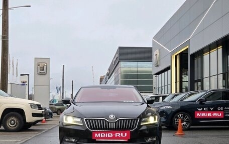 Skoda Superb III рестайлинг, 2018 год, 1 949 000 рублей, 2 фотография