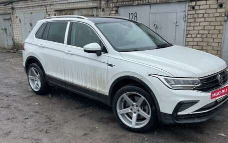 Volkswagen Tiguan II, 2021 год, 3 700 000 рублей, 13 фотография