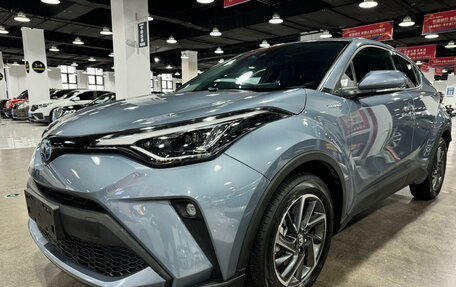 Toyota C-HR I рестайлинг, 2021 год, 2 700 000 рублей, 7 фотография