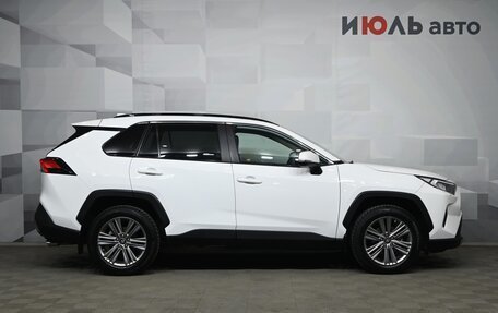 Toyota RAV4, 2019 год, 3 895 000 рублей, 10 фотография