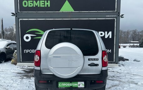 Chevrolet Niva I рестайлинг, 2017 год, 677 000 рублей, 6 фотография