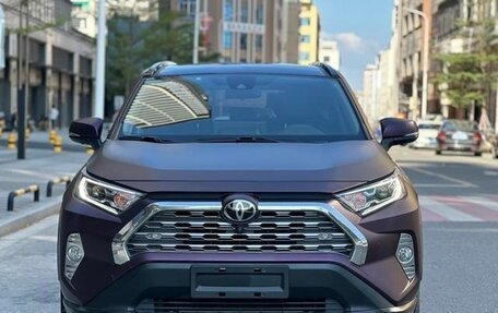 Toyota RAV4, 2021 год, 2 800 000 рублей, 1 фотография