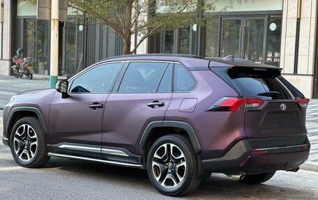 Toyota RAV4, 2021 год, 2 800 000 рублей, 6 фотография