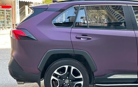 Toyota RAV4, 2021 год, 2 800 000 рублей, 11 фотография