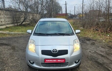 Toyota Yaris III рестайлинг, 2008 год, 575 000 рублей, 1 фотография