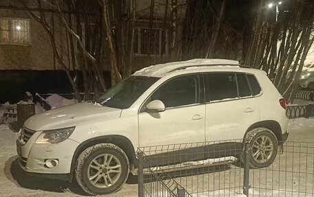 Volkswagen Tiguan I, 2010 год, 1 300 000 рублей, 2 фотография