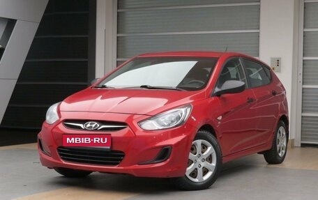 Hyundai Solaris II рестайлинг, 2012 год, 975 000 рублей, 1 фотография