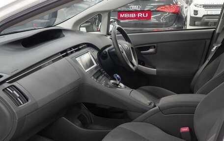 Toyota Prius, 2011 год, 1 300 000 рублей, 2 фотография