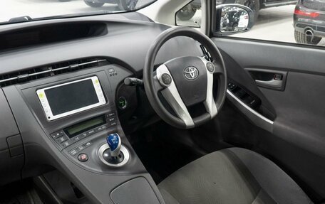 Toyota Prius, 2011 год, 1 300 000 рублей, 4 фотография