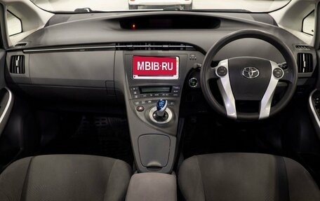 Toyota Prius, 2011 год, 1 300 000 рублей, 7 фотография