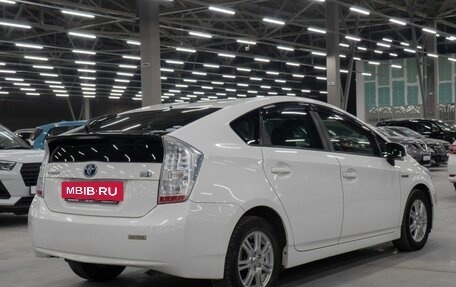 Toyota Prius, 2011 год, 1 300 000 рублей, 18 фотография