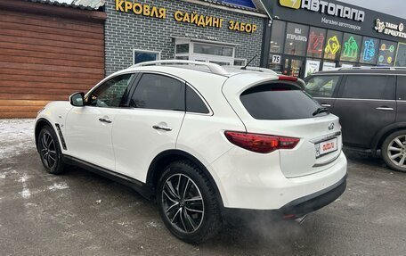 Infiniti QX70, 2017 год, 3 300 000 рублей, 7 фотография