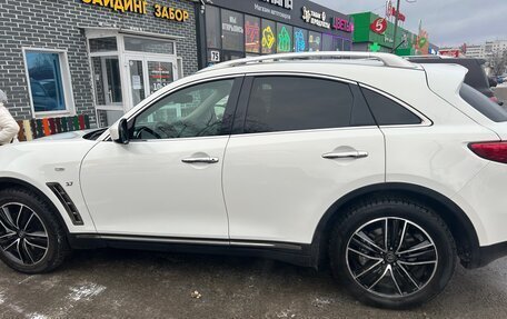 Infiniti QX70, 2017 год, 3 300 000 рублей, 8 фотография