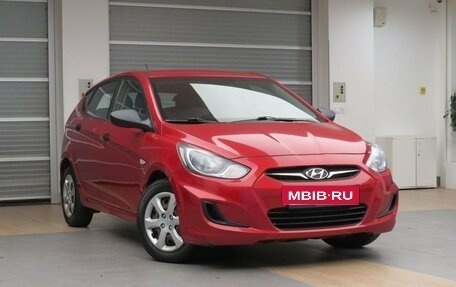 Hyundai Solaris II рестайлинг, 2012 год, 975 000 рублей, 3 фотография