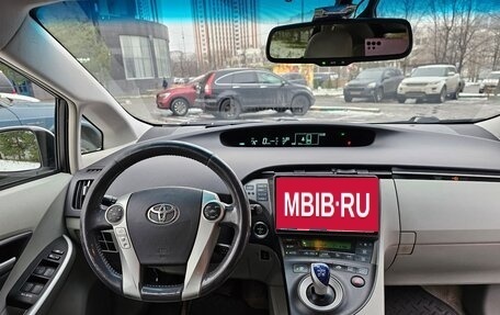 Toyota Prius, 2010 год, 1 197 000 рублей, 9 фотография