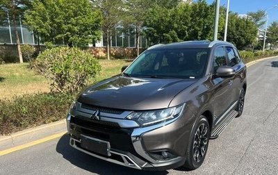 Mitsubishi Outlander III рестайлинг 3, 2020 год, 2 340 000 рублей, 1 фотография