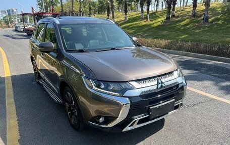 Mitsubishi Outlander III рестайлинг 3, 2020 год, 2 340 000 рублей, 3 фотография