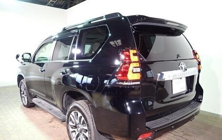 Toyota Land Cruiser Prado 150 рестайлинг 2, 2023 год, 5 615 000 рублей, 4 фотография